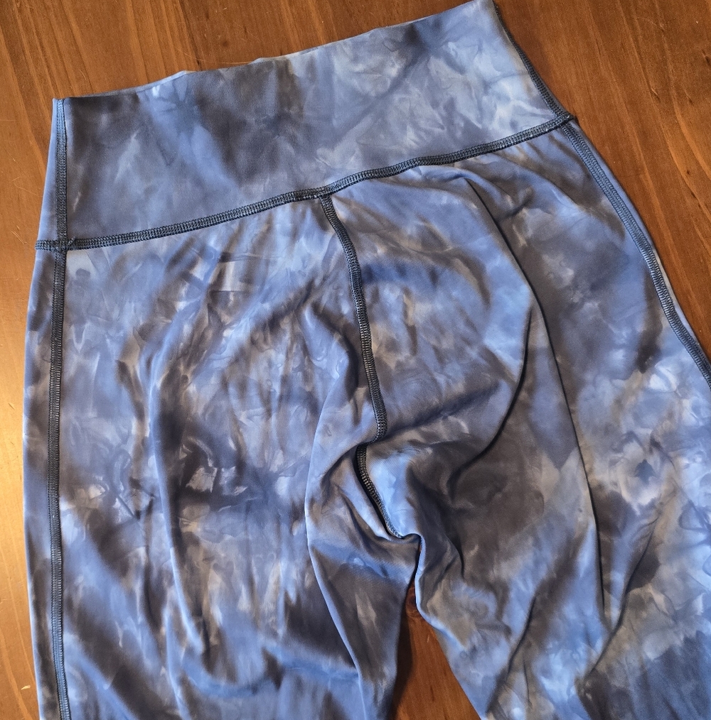 Gymshark Elevate Leggings Medium Blue Purple Tie Dye - Picture 7 of 8